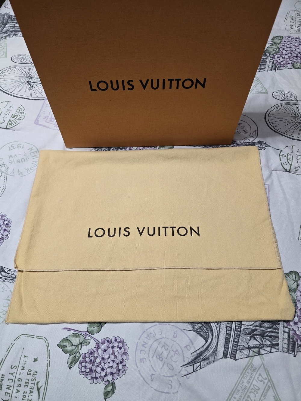 Louis Vuitton Beige Envelope Dust Bag 18"x13 1/2"